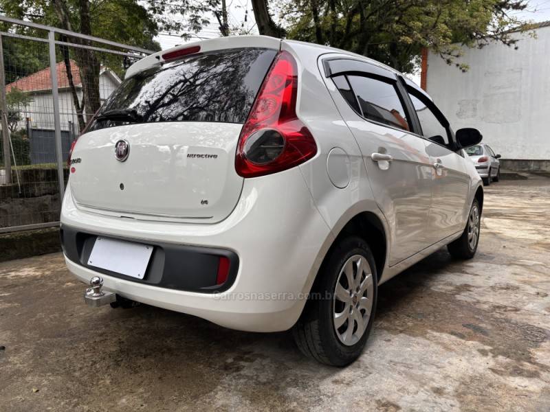 FIAT - PALIO - 2012/2013 - Branca - R$ 43.000,00