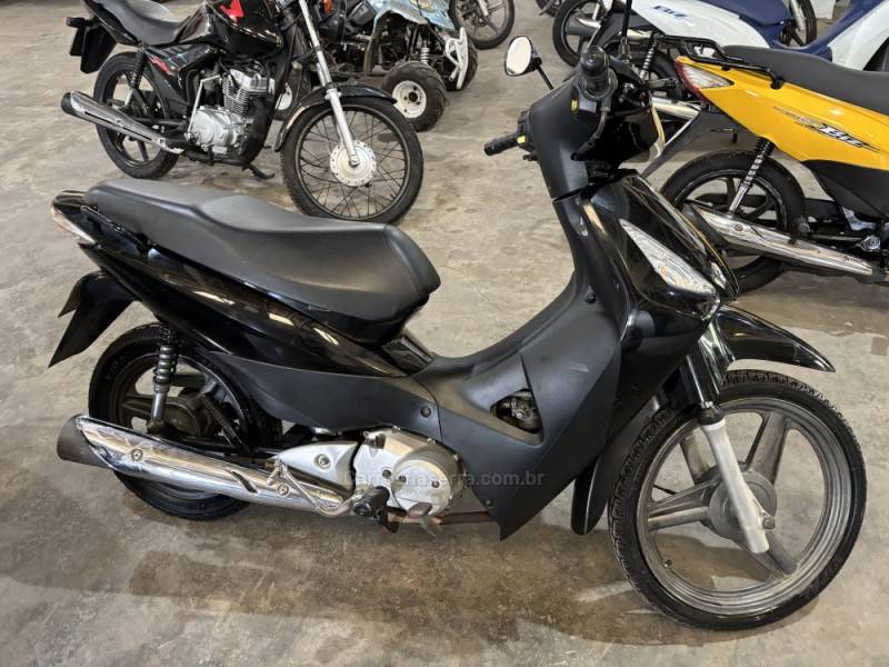 HONDA - BIZ 125 - 2005/2006 - Preta - R$ 7.800,00