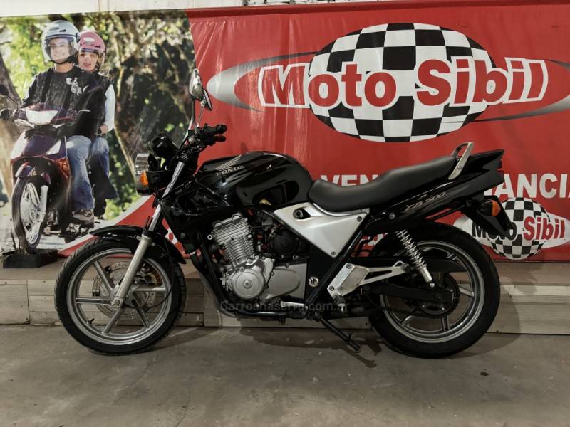 HONDA - CB 500 - 2002/2002 - Preta - R$ 19.000,00