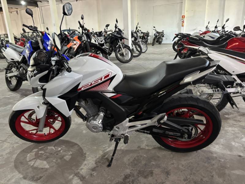 HONDA - CB 250F TWISTER - 2022/2022 - Branca - R$ 22.500,00