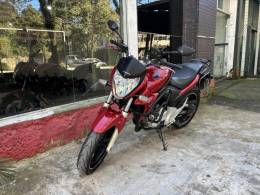 HONDA - CB 300R - 2013/2013 - Vermelha - R$ 14.900,00