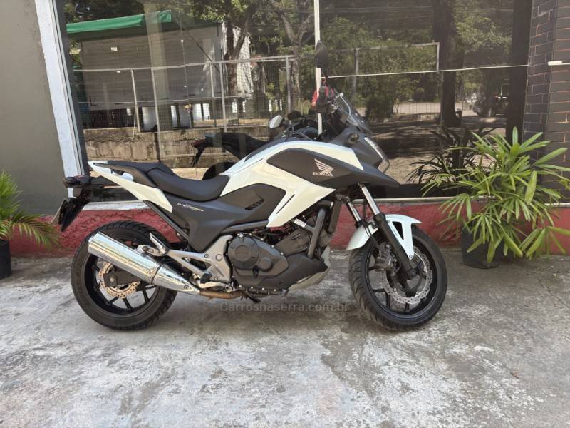 HONDA - NC 750X - 2015/2015 - Branca - R$ 37.000,00
