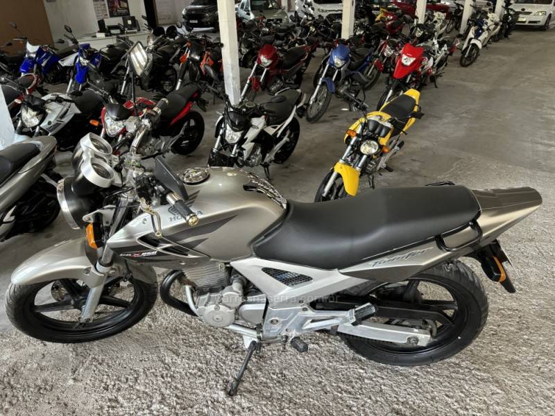 HONDA - CBX 250 TWISTER - 2007/2008 - Cinza - R$ 10.800,00