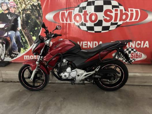 HONDA - CB 300R - 2013/2013 - Vermelha - R$ 14.900,00