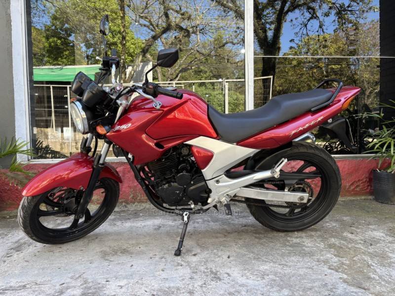 YAMAHA - FAZER - 2007/2008 - Vermelha - R$ 11.300,00