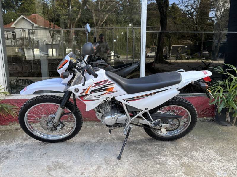 YAMAHA - XTZ 125 - 2004/2004 - Branca - R$ 9.300,00