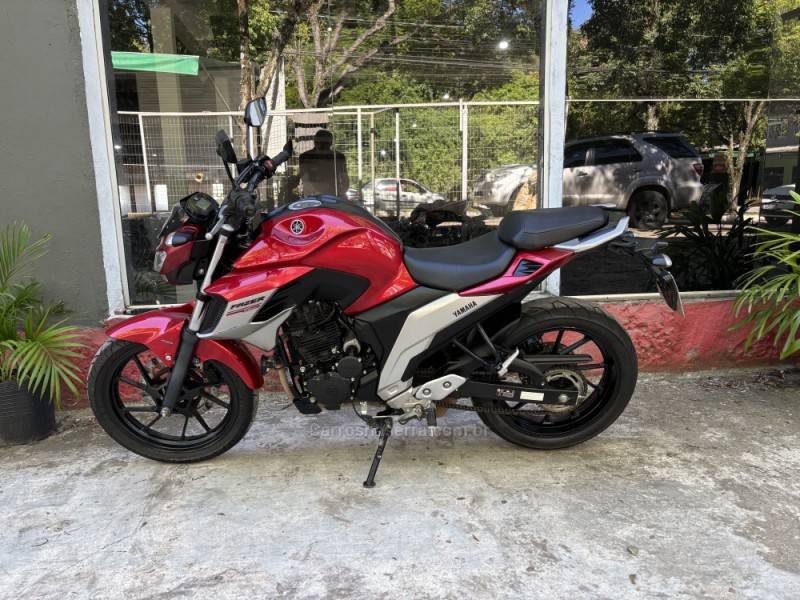 YAMAHA - FAZER - 2021/2021 - Vermelha - R$ 19.900,00