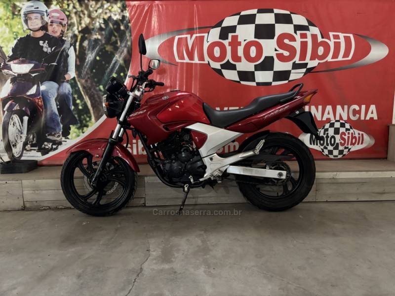 YAMAHA - FAZER - 2007/2008 - Vermelha - R$ 11.300,00
