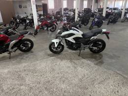 HONDA - NC 750X - 2015/2015 - Branca - R$ 37.000,00
