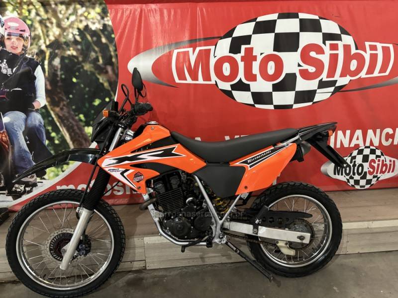 HONDA - XR 250 TORNADO - 2006/2007 - Laranja - R$ 16.500,00