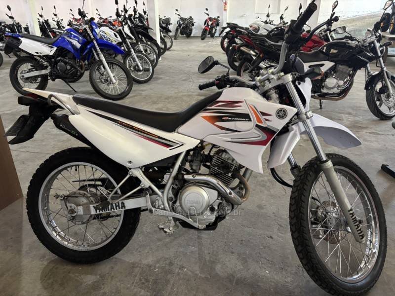 YAMAHA - XTZ 125 - 2004/2005 - Vermelha - R$ 9.200,00