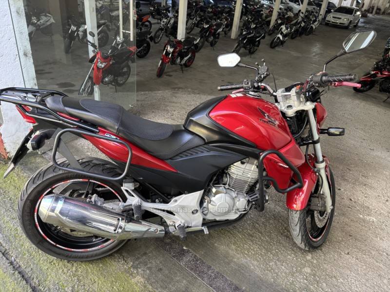 HONDA - CB 300R - 2013/2013 - Vermelha - R$ 14.900,00