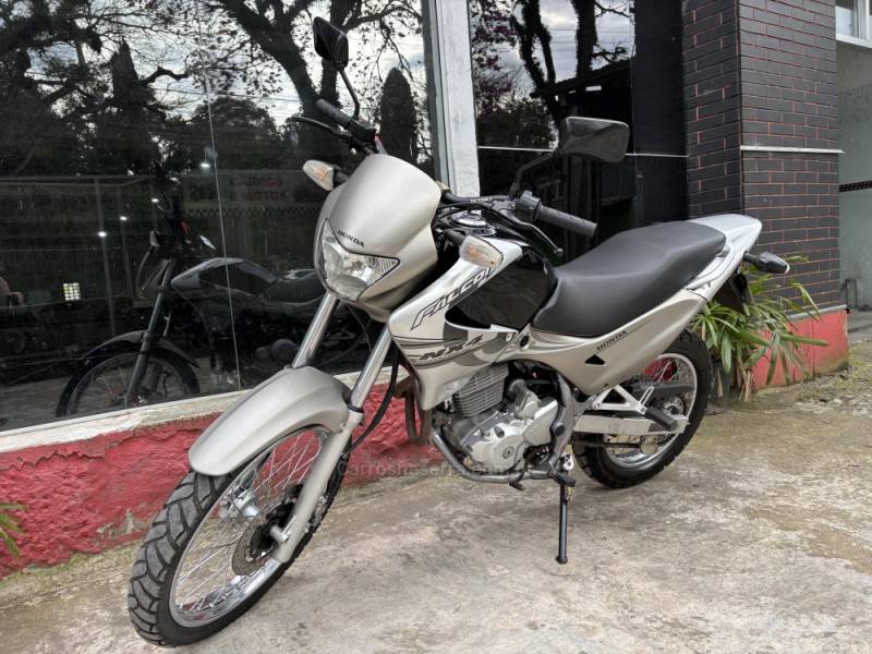 HONDA - NX4 FALCON - 2006/2006 - Prata - R$ 19.000,00