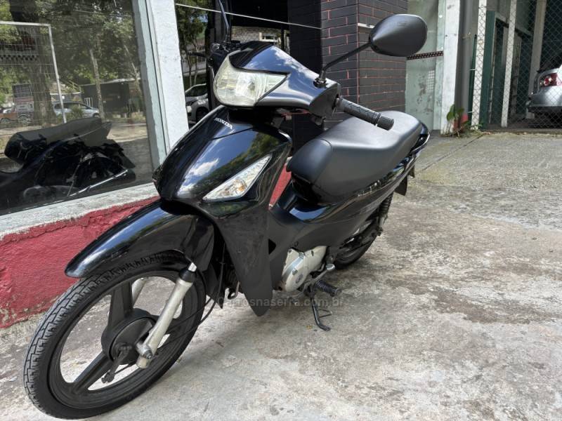 HONDA - BIZ 125 - 2005/2006 - Preta - R$ 7.800,00