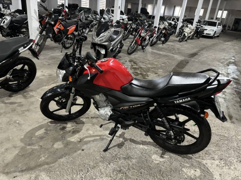 YAMAHA - YBR - 2023/2024 - Vermelha - R$ 15.700,00