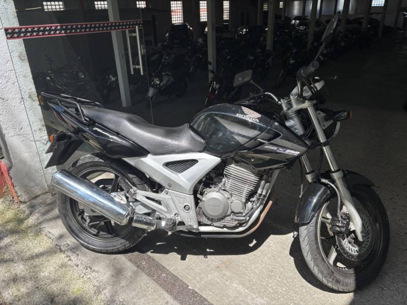 HONDA - CBX 250 TWISTER - 2008/2008 - Preta - R$ 11.500,00